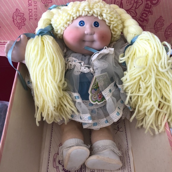 Vintage Cabbage Patch Doll - Picture 1 of 8